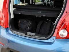 2013款 1.0L 手动 国际版豪华型