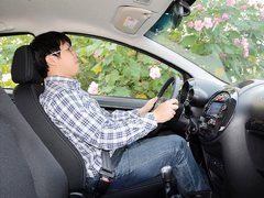 2013款 1.0L 手动 国际版豪华型