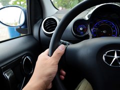 2013款 1.0L 手动 国际版豪华型