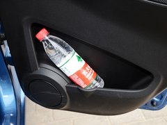 2013款 1.0L 手动 国际版豪华型