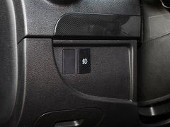 2013款 1.0L 手动 国际版豪华型