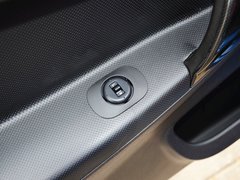 2013款 1.0L 手动 国际版豪华型