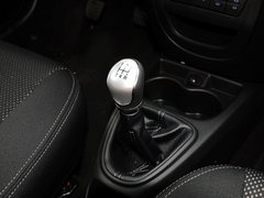 2013款 1.0L 手动 国际版豪华型