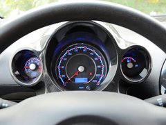 2013款 1.0L 手动 国际版豪华型