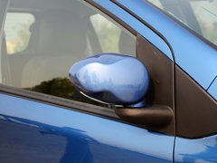 2013款 1.0L 手动 国际版豪华型