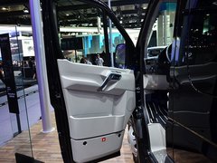 2014款 2.1T 手动 厢式 长轴加长版