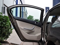 2013款 2.0L 自动 车载互联豪华版