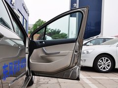 2013款 2.0L 自动 车载互联豪华版