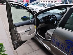 2013款 2.0L 自动 车载互联豪华版