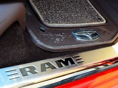 2014款 5.7L 长角版