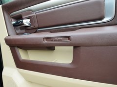 2014款 5.7L 户外版