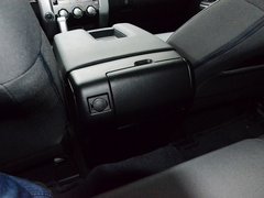 2014款 5.7L SR5 TRD版