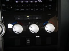 2014款 5.7L SR5 TRD版