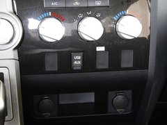 2014款 5.7L SR5 TRD版