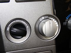2014款 5.7L SR5 TRD版