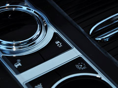 2014款 XJL 2.0T 两驱典雅商务版