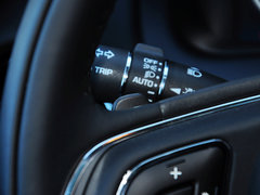 2014款 XJL 2.0T 两驱典雅商务版