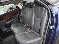 2015款 XJL 2.0T 两驱典雅商务版