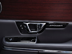2015款 XJL 2.0T 两驱典雅商务版