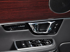 2015款 XJL 2.0T 两驱典雅商务版