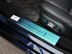 2015款 XJL 2.0T 两驱典雅商务版