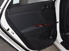 2014款 2.0L 自动 至尊型