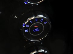 2014款 1.5L 手动 精英型 5座