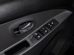 2014款 1.5L 手动 精英型 5座