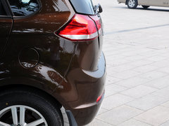 2014款 1.5L 手动 精英型 5座