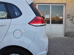 2014款 1.5L 手动 豪华型 5座