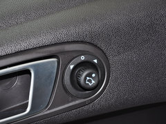 2014款 1.0 GTDi 自动 两厢 劲动型