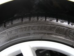 2014款 200h 1.8L CVT 精英版（单色）
