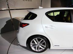 2014款 200h 1.8L CVT 精英版（单色）