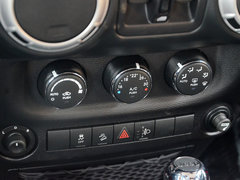 2014款 3.0L 自动 四门版Sahara 5座
