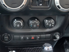 2014款 3.0L 自动 四门版Sahara 5座