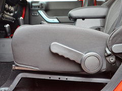 2014款 3.0L 自动 四门版Sahara 5座