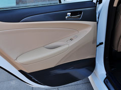 2014款 2.0L AT Hybrid