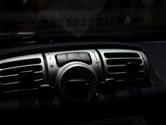 2014款 1.0 MHD 硬顶新年特别版