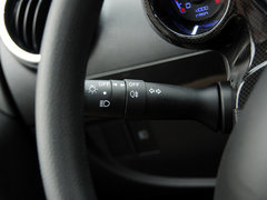2013款 1.0L 手动 豪华型