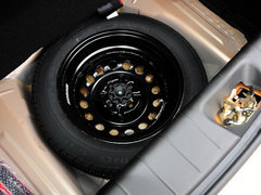 2013款 1.0L 手动 豪华型