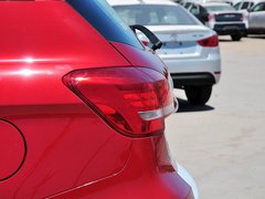 2014款 1.5T 手动 两驱精英版 5座