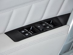 2014款 1.5T 手动 两驱精英版 5座