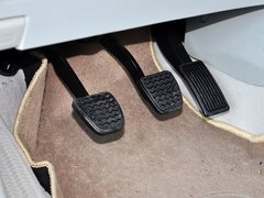 2014款 1.5T 手动 两驱精英版 5座