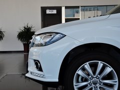 2014款 1.5T 手动 两驱精英版 5座