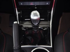 2014款 1.5T 手动 两驱尊贵版 5座