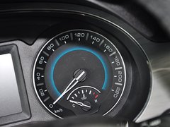 2014款 1.5T 手动 两驱尊贵版 5座