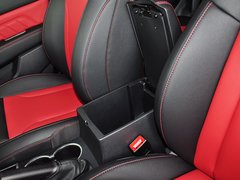 2014款 1.5T 手动 两驱尊贵版 5座