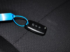 2013款 2.0L 自動 標準版 國IV 5座