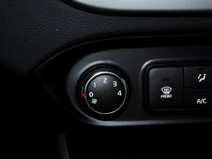2013款 2.0L 自动 标准版 国IV 5座