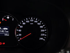 2013款 2.0L 自动 标准版 国IV 5座